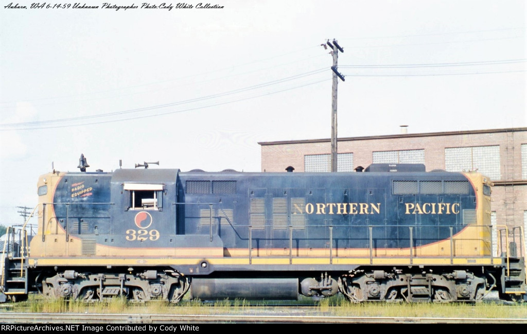 Northern Pacific GP9 329